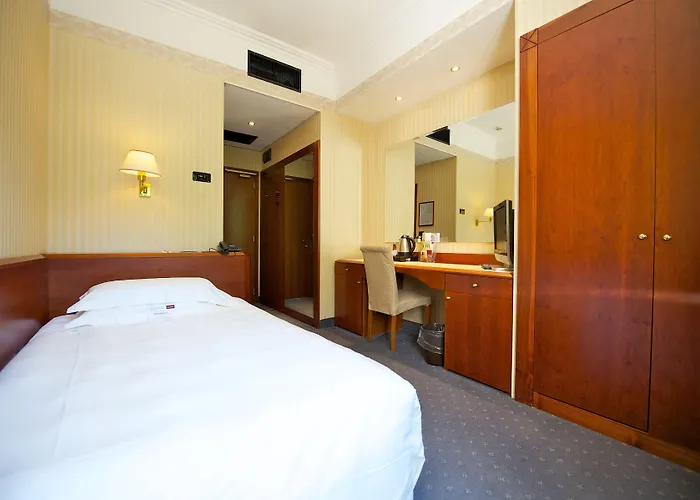 Mercure Centro Astoria 4*